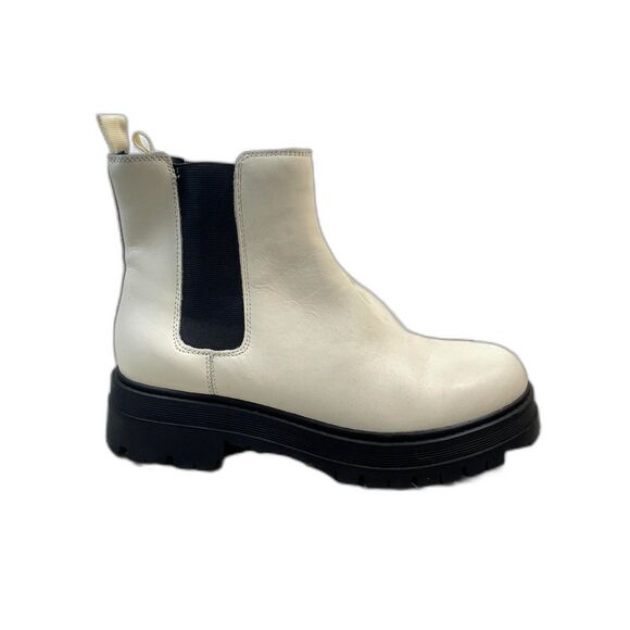 Marc Fisher Pirro Chelsea Leather Boots 9 White Round Toe Lug Sole Combat - Picture 1 of 9